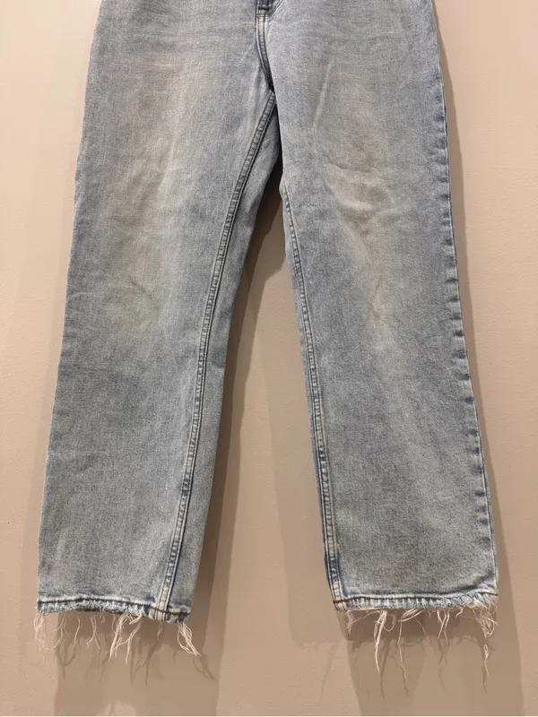 Abercrombie & Fitch Sz 29/8R Ankle Straight Ultra High Rise Light Wash - Image 3