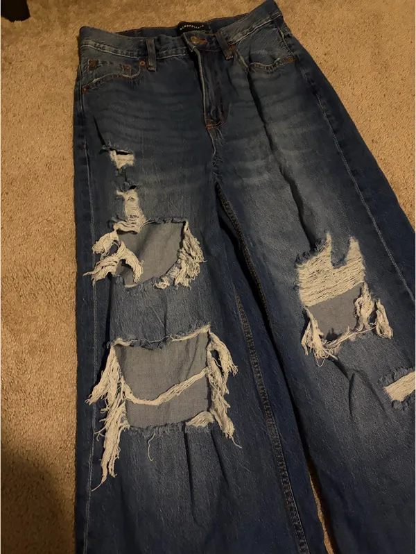 High waisted, baggy ripped Aeropostale dark wash jeans - Image 3