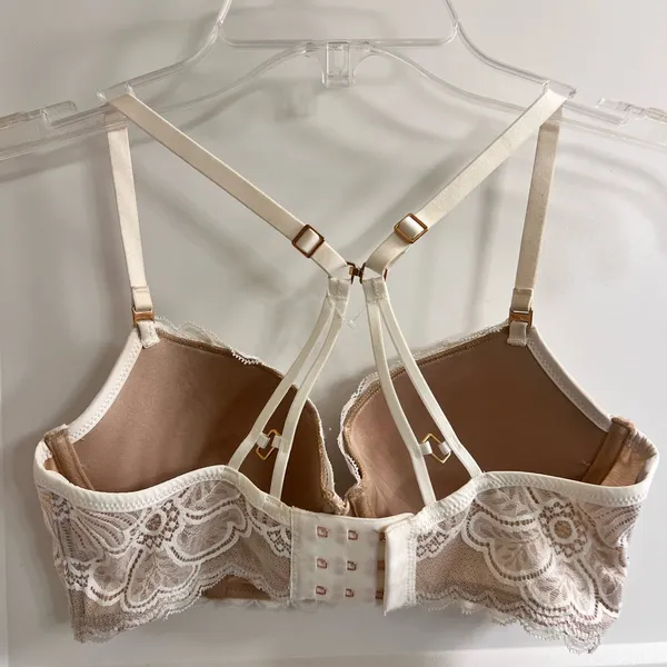Aerie‎ Cream Lace Bra with Underwire and Scalloped Edging - Image 10