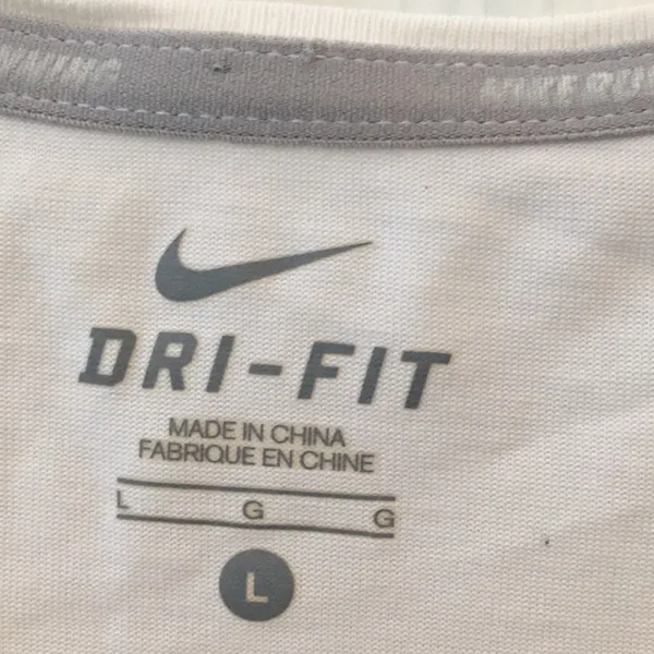 FINAL MARKDOWN Nike dri fit tee large - Image 5
