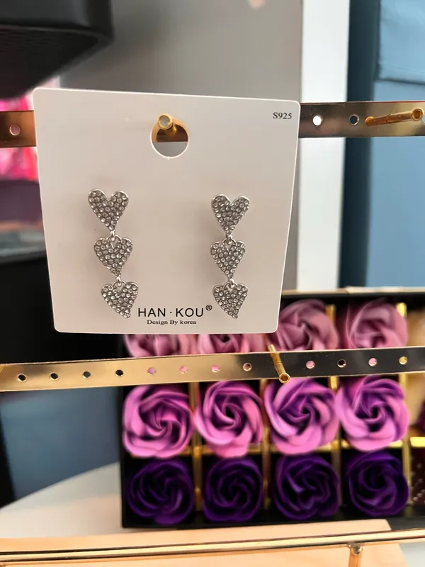925 Silver Plated Heart Earrings - Image 3