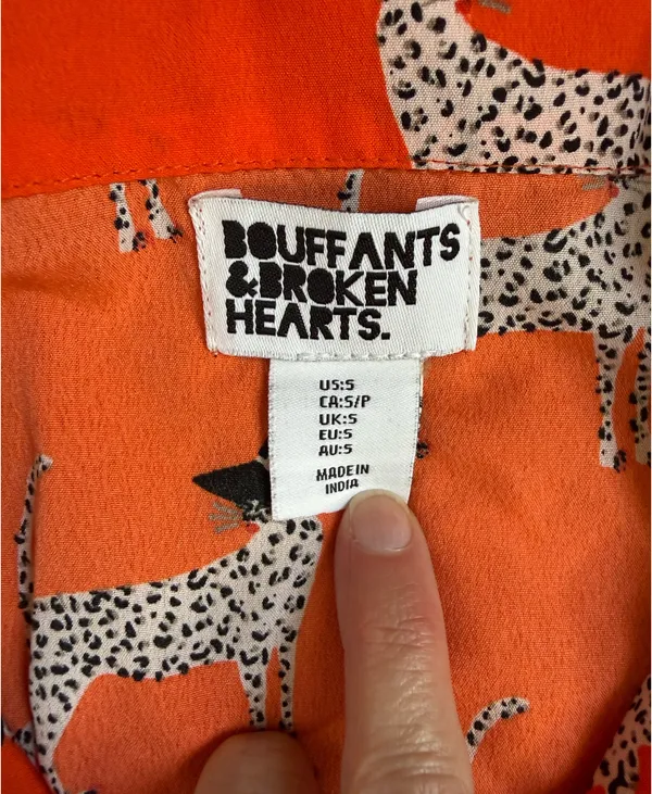 Bouffants & Broken Hearts Orange Halloween Pajama Short Sleeve Top. Size Small - Image 3