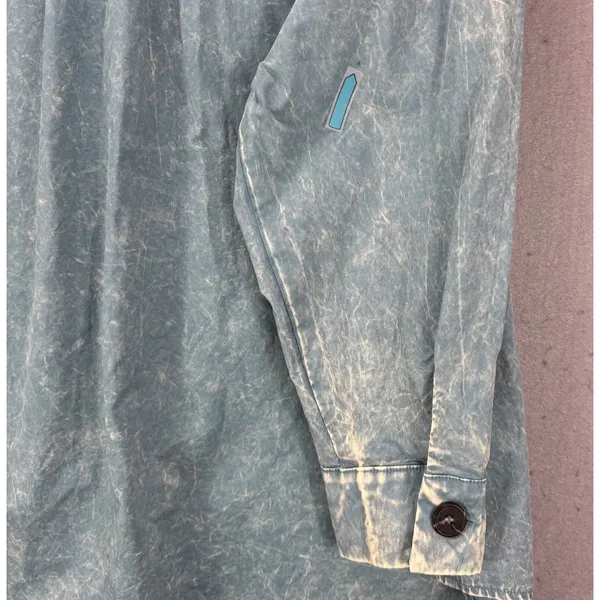 Zenana Outfitters Shacket Women's 3X Plus Blue Stronewashed w/ Pockets Shirt - Image 2