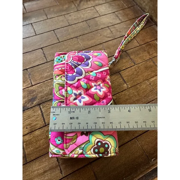 Vera Bradley Pink Paisley Quilted Smartphone Wristlet Wallet Floral‎ Acc EUC - Image 4