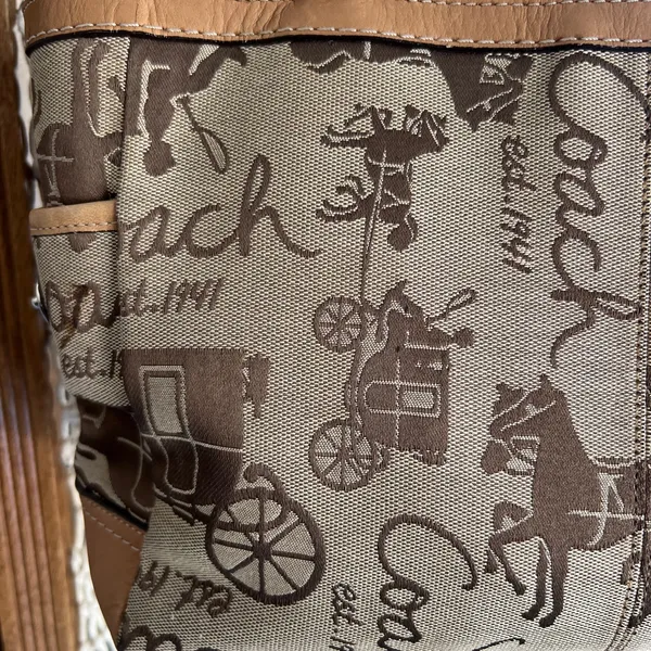 VINTAGE Coach Horse & Carriage brown canvas and leather trim tote bag - Image 9