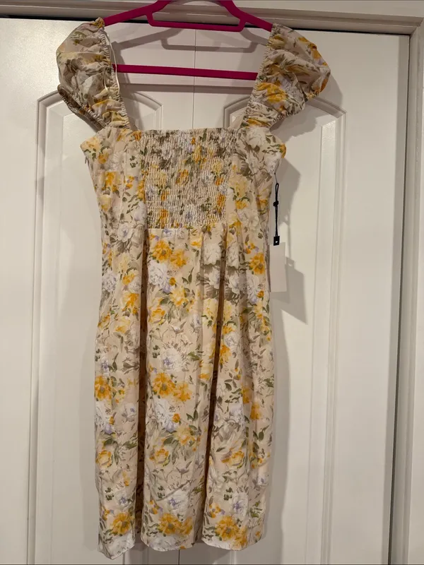 Astr Cream Floral Sweetheart Mini Dress with‎ Yellow Accents small nwt - Image 7
