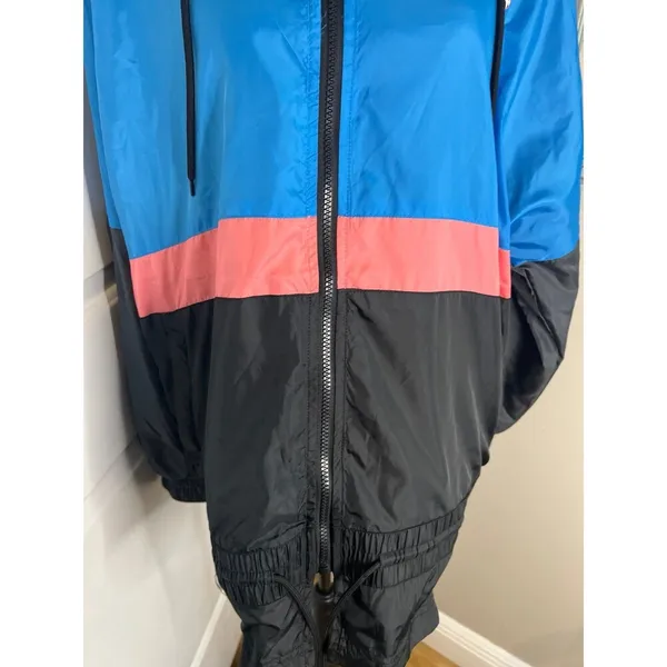 Black and blue Bucees rain jacket, windbreaker - Image 4