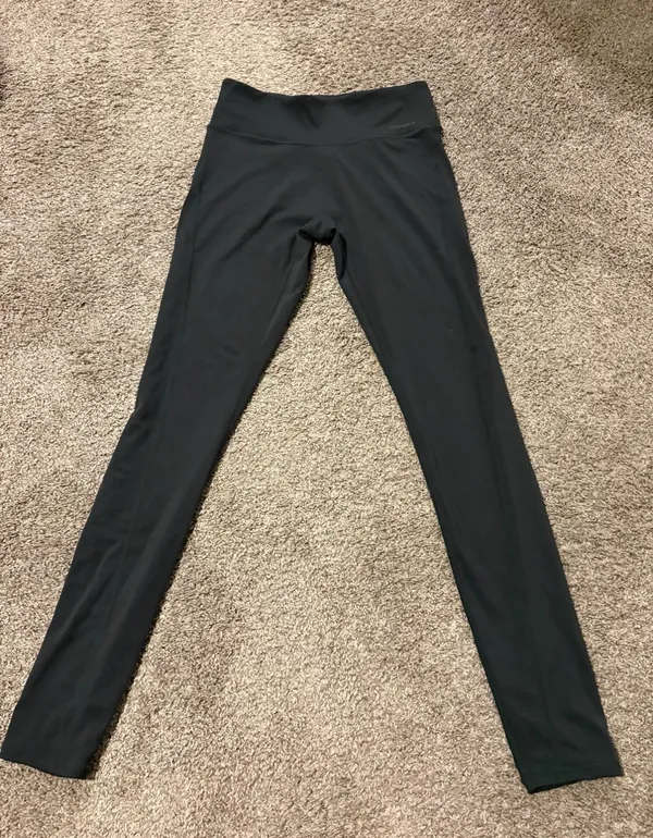 YoungLA Women’s Leggings Legacy Emerald Green Size Medium EUC SOLD OUT - Image 2