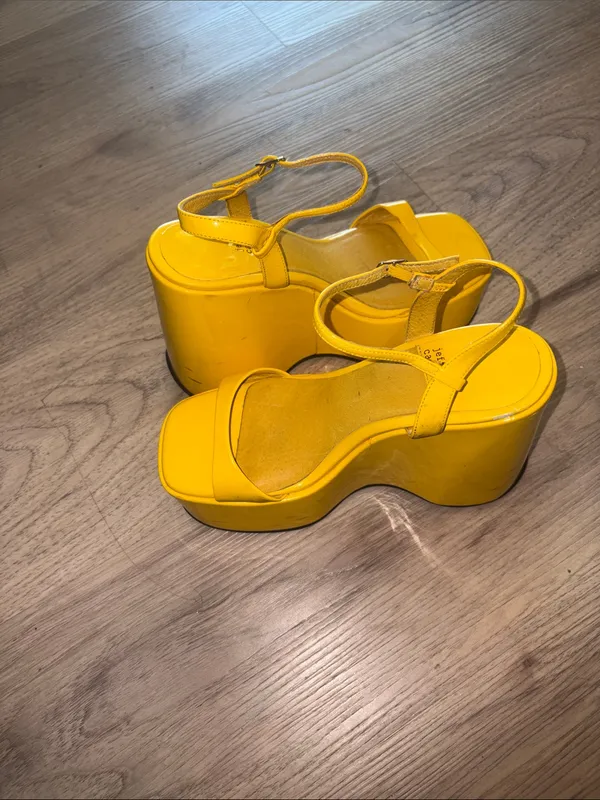 Jeffrey Campbell Bright Yellow Platform Wedge Sandals size 6.5 - Image 7