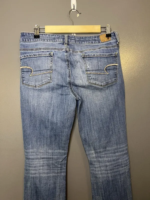 American Eagle Outfitters Skinny Jeans Womens 10 Med Wash Distressed Denim - Image 4