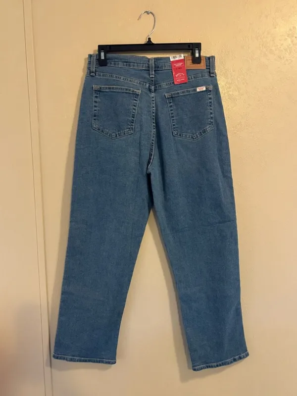 NWT Levi’s women’s Vintage High Rise Straight jeans sz 8 - Image 2