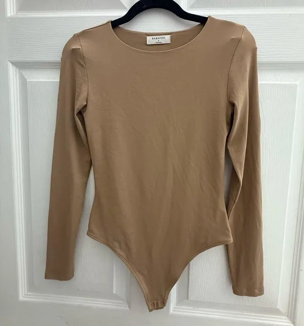 Babaton Contour Crew Long sleeves tan Bodysuit size small - Image 4