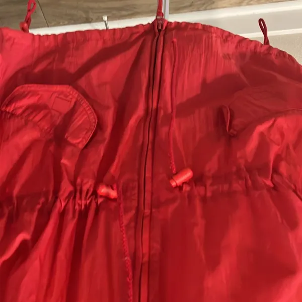 Red cinched waist windbreaker Size undefined - Image 2