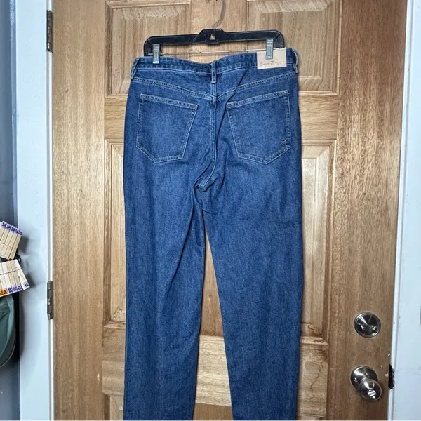 Seven7 women’s Straight Jeans in Dark Blue Denim size 6 - Image 4