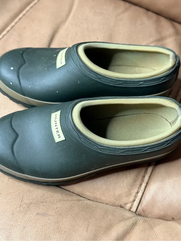 Hunter Green Garden Clogs - Image 4