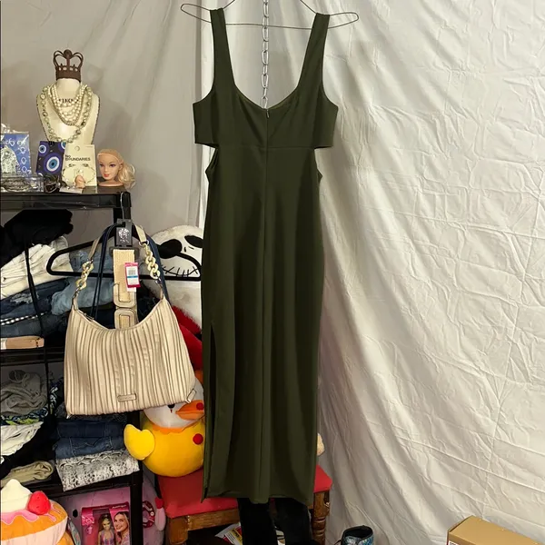 Lulu's Chic Olive Backless Dress NWOT - Image 5