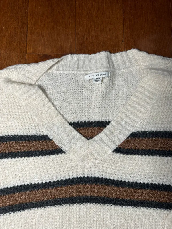 American Eagle Outfitters Sweater - Image 2