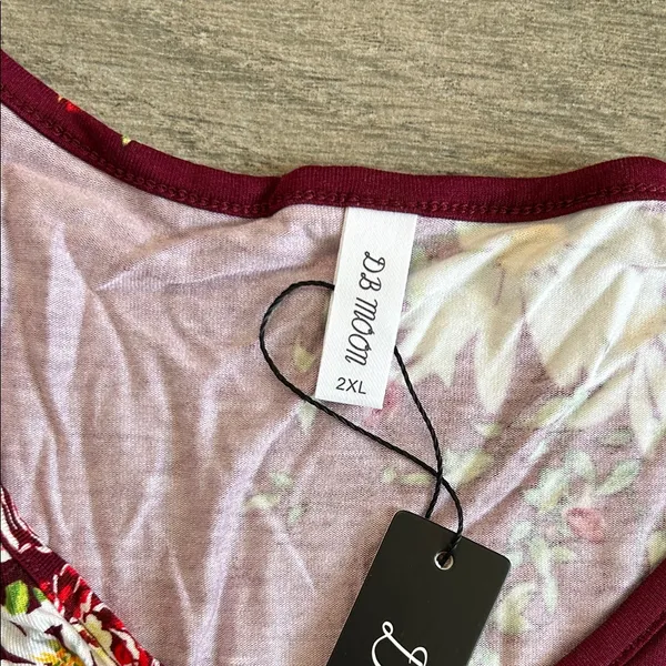 Elegant Floral Dress in Burgundy - Image 2