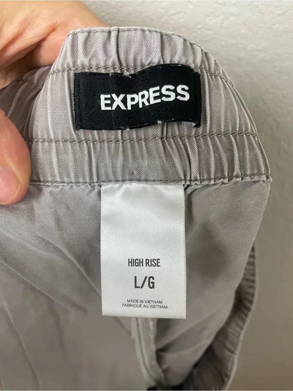 Express Women's Elastic Drawstring Shorts in Taupe Grey Size L - Image 6