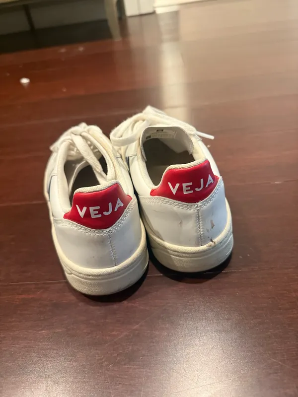 VEJA Sneakers - Image 3