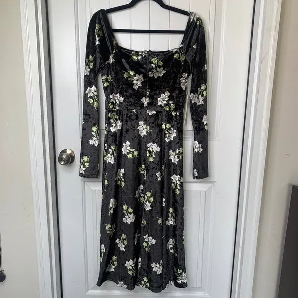 Anthropologie Hutch black velvet floral midi dress‎ small spring wedding guest - Image 5