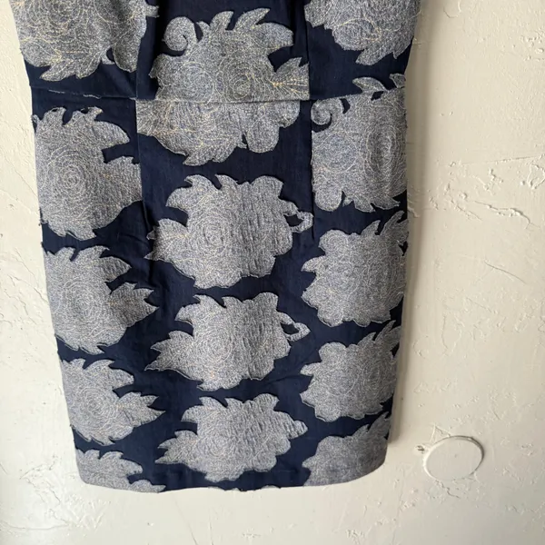 Anthropologie Let Me Be Navy Blue‎ Beaded Collar Dress Size 2 Floral Brocade - Image 2