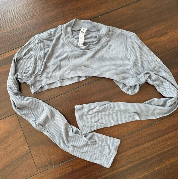 Alo Yoga Thrill Seeker Shrug - Image 2