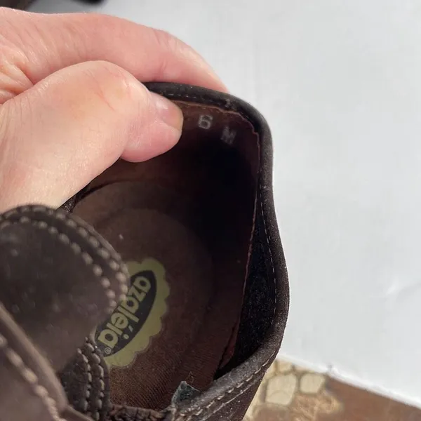 Azalea size 6 brown suede loafers - Image 9
