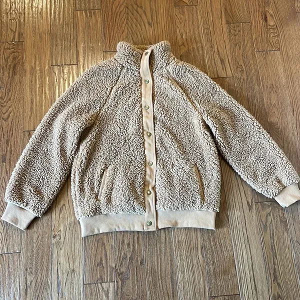 Merokeety tan Sherpa snap front shacket size M - Image 3