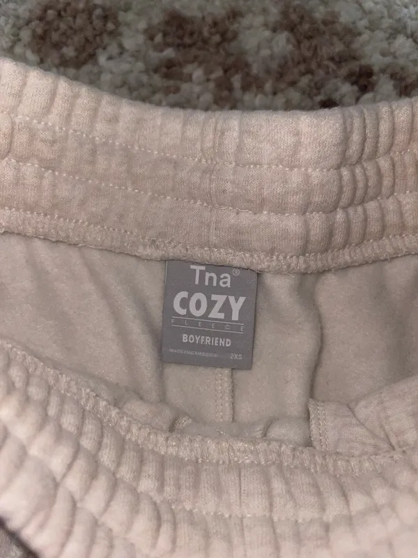 Aritzia TNA sweatshorts - Image 2