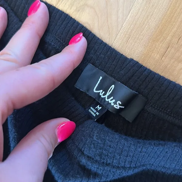 NWT Lulus Ribbed Cropped Flare Pant Black Medium - Image 8