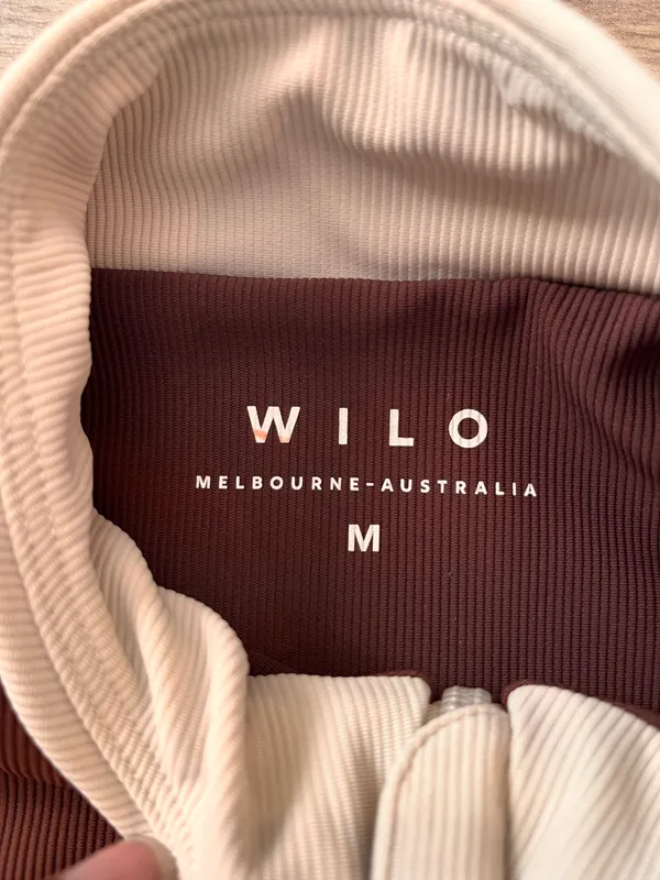 Wilo the label athletic sports top size medium - Image 2