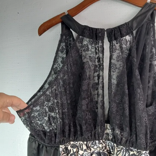 Cacique 28/20 Chic Black and White Pastel Sky Blue Floral Paneled Negligee - Image 2