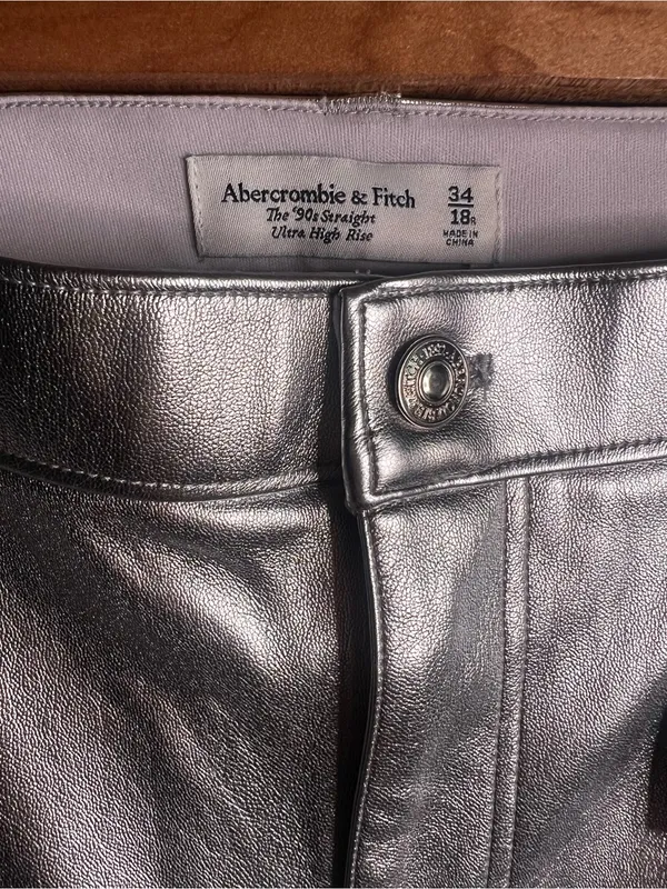 Abercrombie & Fitch Curve Love Vegan Leather 90s Relaxed Pant Size 18R. NWT - Image 7