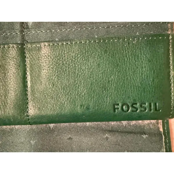 Fossil Green Leather Tri-Fold Wallet - Image 6