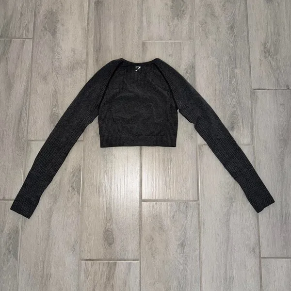 Gymshark Gray Black Seamless Crop Long Sleeve Top - Size XS - Image 3