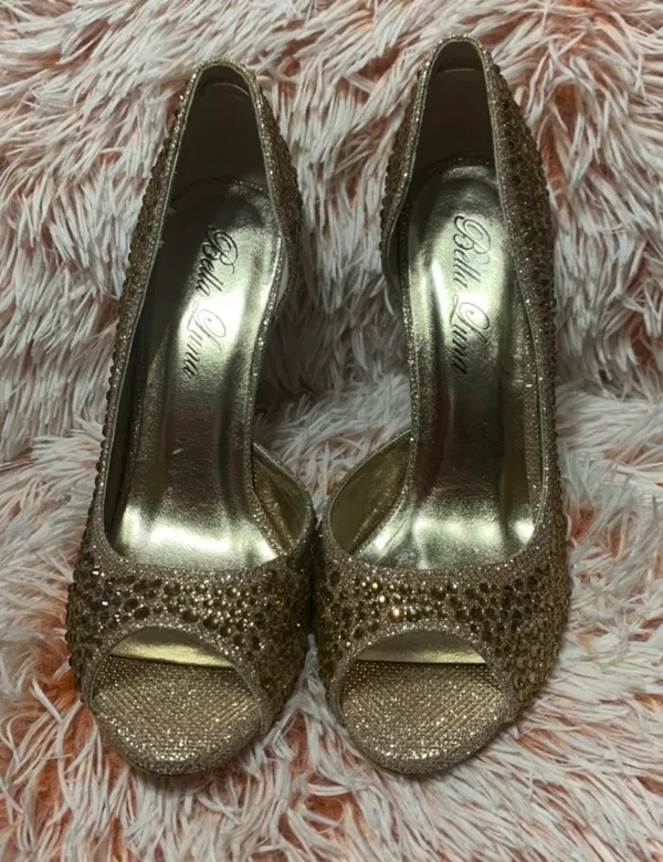 Brand New Gold Heels Size 8 - Image 2