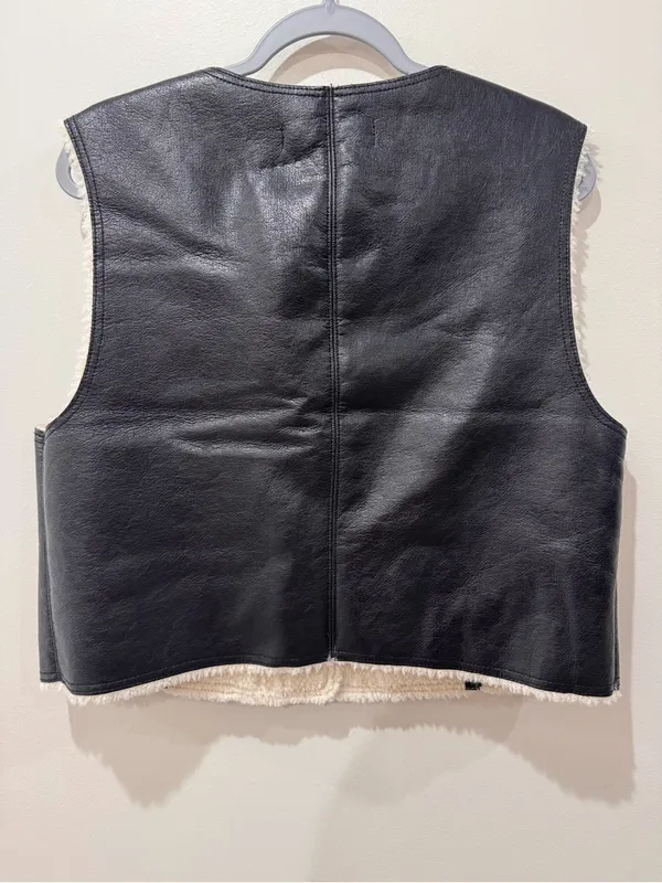 Free People‎ Sz Large Black Sherpa Travelers Reversible Leather Vest - Image 6
