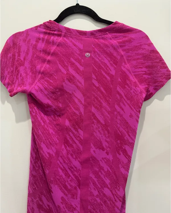 Pink Lululemon Swiftly Tech - Image 2