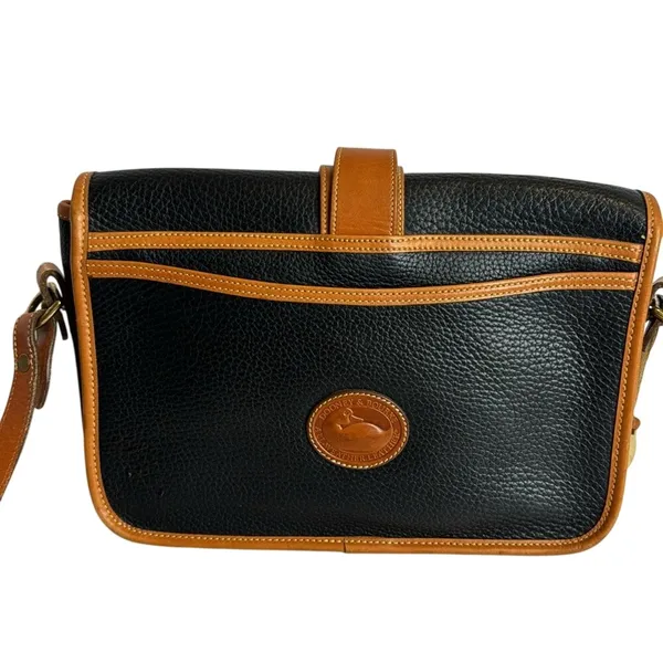 Dooney & Bourke Vtg equestrian blk Pebbled Leather with Brown Trim crossbody - Image 5