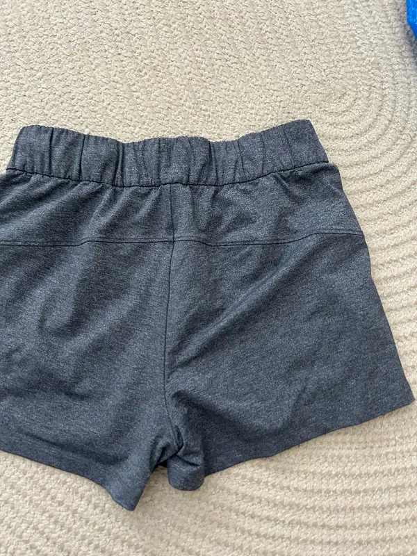 Lululemon shorts size 4 - Image 5
