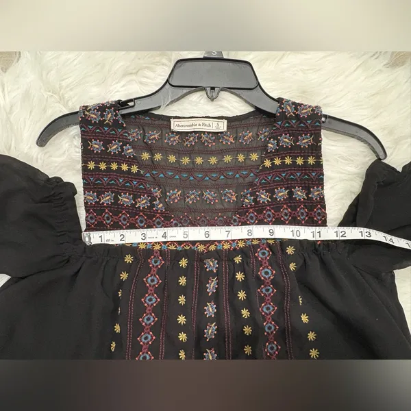 Abercrombie & Fitch Black Embroidered Blouse Size S - Image 5