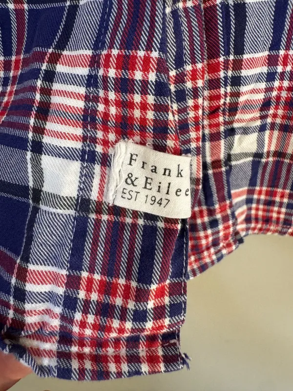 Frank & Eileen "Barry" Fitted Cotton Red/Navy Plaid Button Down Shirt  Medium - Image 5