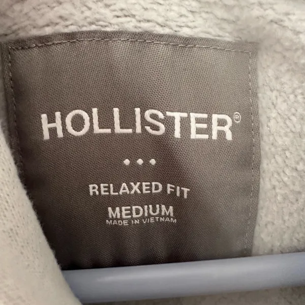 Hollister Light Gray Sweatshirt - Image 4