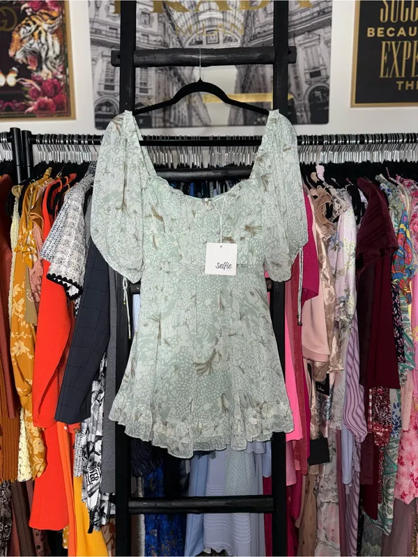 Selfie Leslie Kirra Sage Botanic Print Puff Sleeve Ruched Mini Dress XS New NWT - Image 6