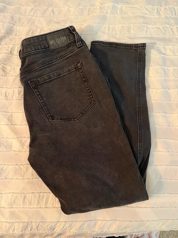 Black Hollister Mom Jeans - Image 2