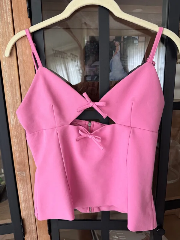 Zara bows top cutout stretch fuchsia barbiecore sleeves vneck bubblegum tank - Image 4