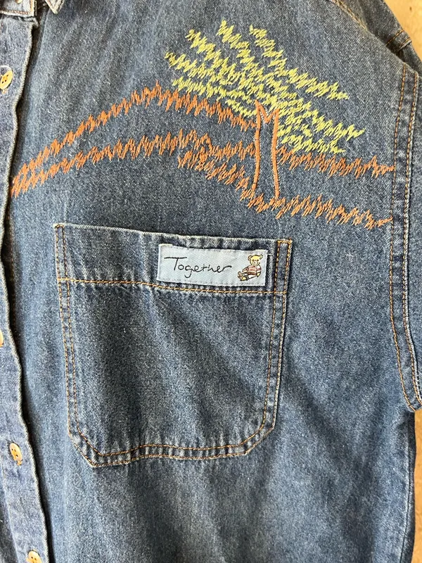 Vintage Embroidered Teddy Bear Chambray Denim Button Down Shirt Blue - Image 5