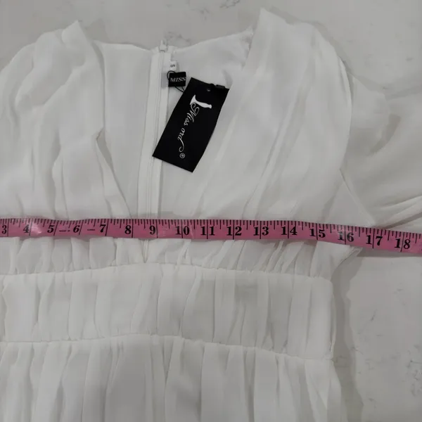 Elegant White Flowy Dress - Image 9
