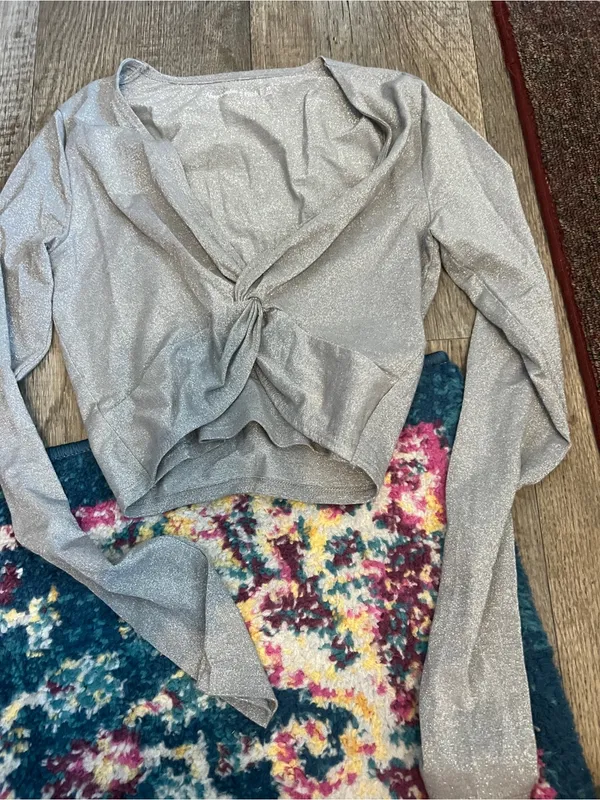 Abercrombie Shimmer Knot-Front Long Sleeve Top - Gray - Image 5